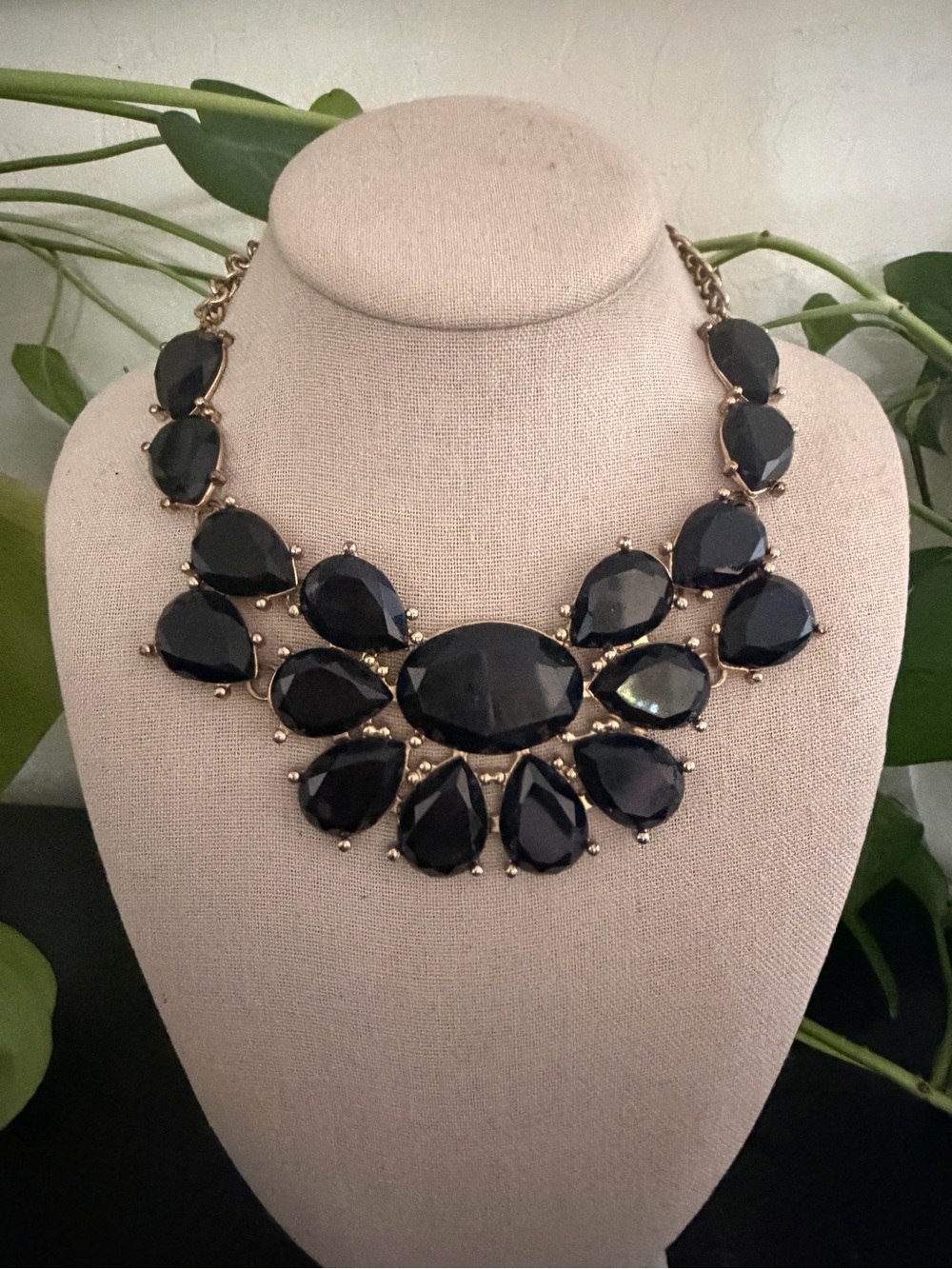 Vintage Black Faucet Cut Lucite Gold Tone Bib Statement Necklace